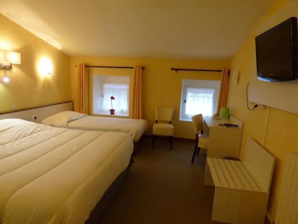 Hotel Du Centre Pierrelatte Bagian luar foto
